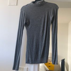 Turtle neck shirt